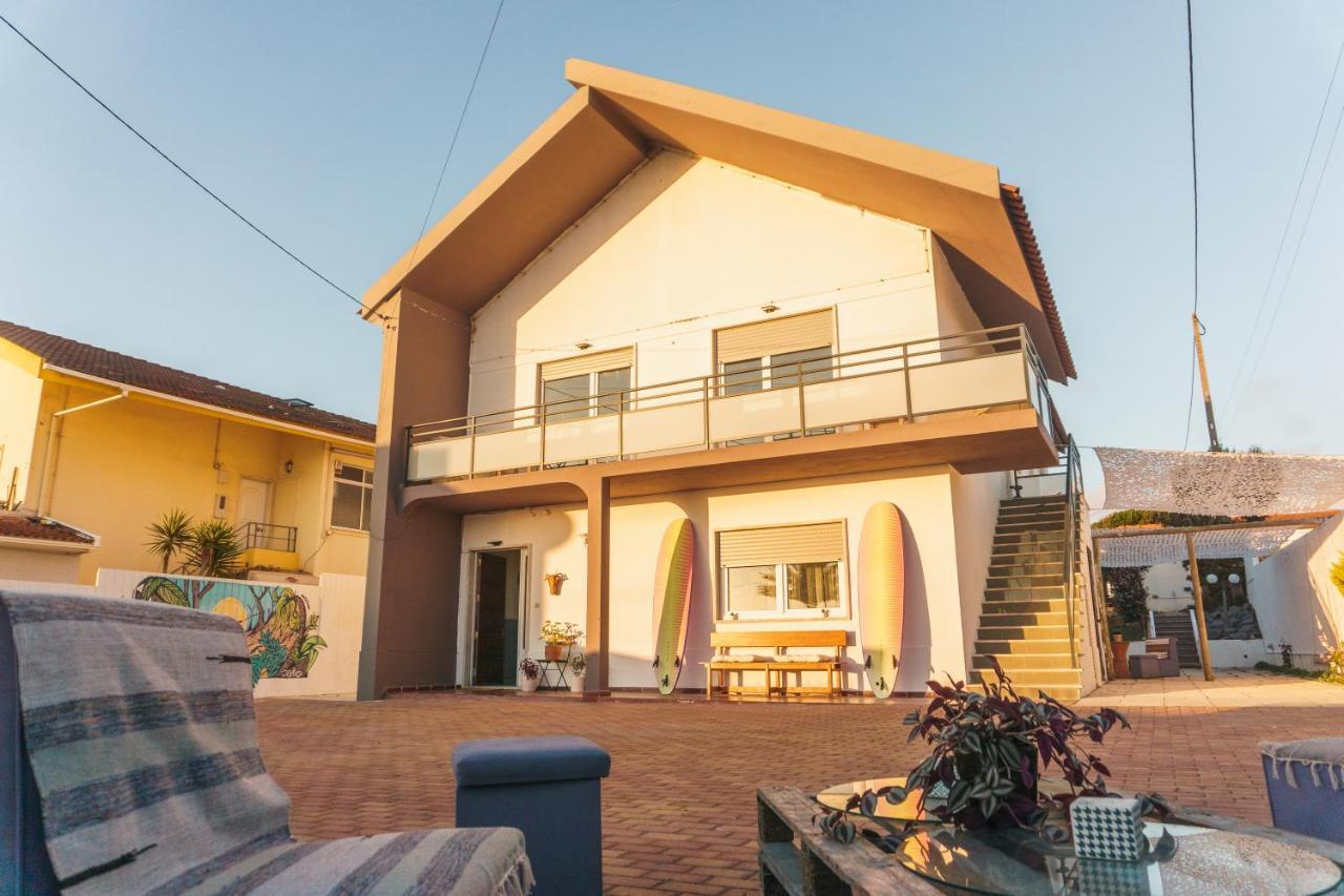 Hospedium Hostel Republica Surf House Эрисейра Экстерьер фото
