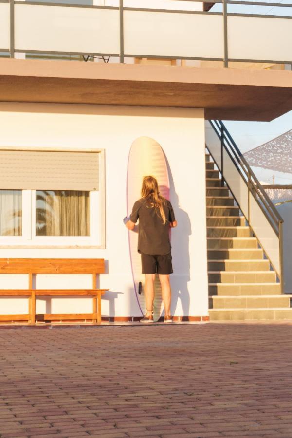 Hospedium Hostel Republica Surf House Эрисейра Экстерьер фото