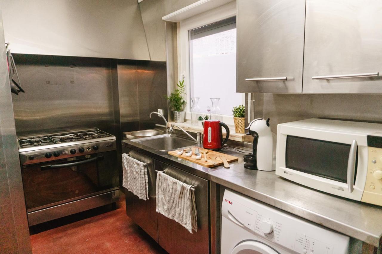 Hospedium Hostel Republica Surf House Эрисейра Экстерьер фото