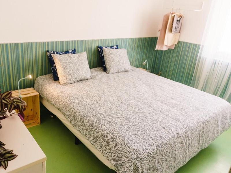 Hospedium Hostel Republica Surf House Эрисейра Экстерьер фото