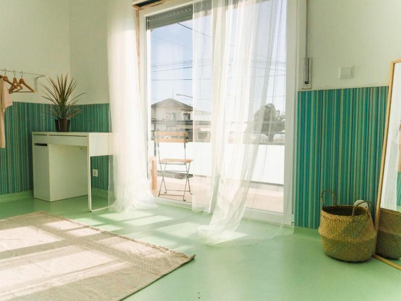 Hospedium Hostel Republica Surf House Эрисейра Экстерьер фото