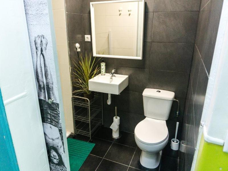 Hospedium Hostel Republica Surf House Эрисейра Экстерьер фото